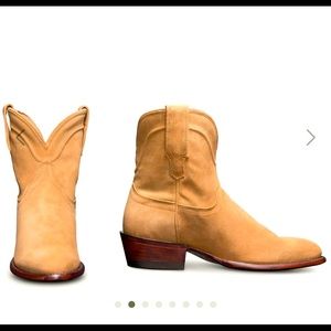 EUC Tecovas The Lucy size 8.5. Worn only once. Excellent condition.